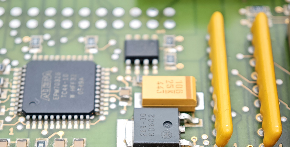 Diskusi tentang mode produksi multi-variasi dan batch kecil di pabrik PCBA